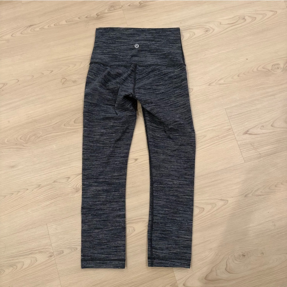 Lululemon abstract print capri leggings - Picture 4 of 5